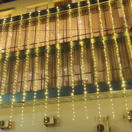 Hotel Poseidon Inn Лакхнау Экстерьер фото