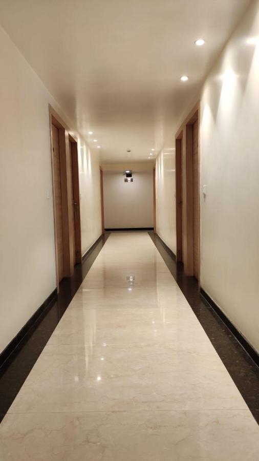 Hotel Poseidon Inn Лакхнау Экстерьер фото
